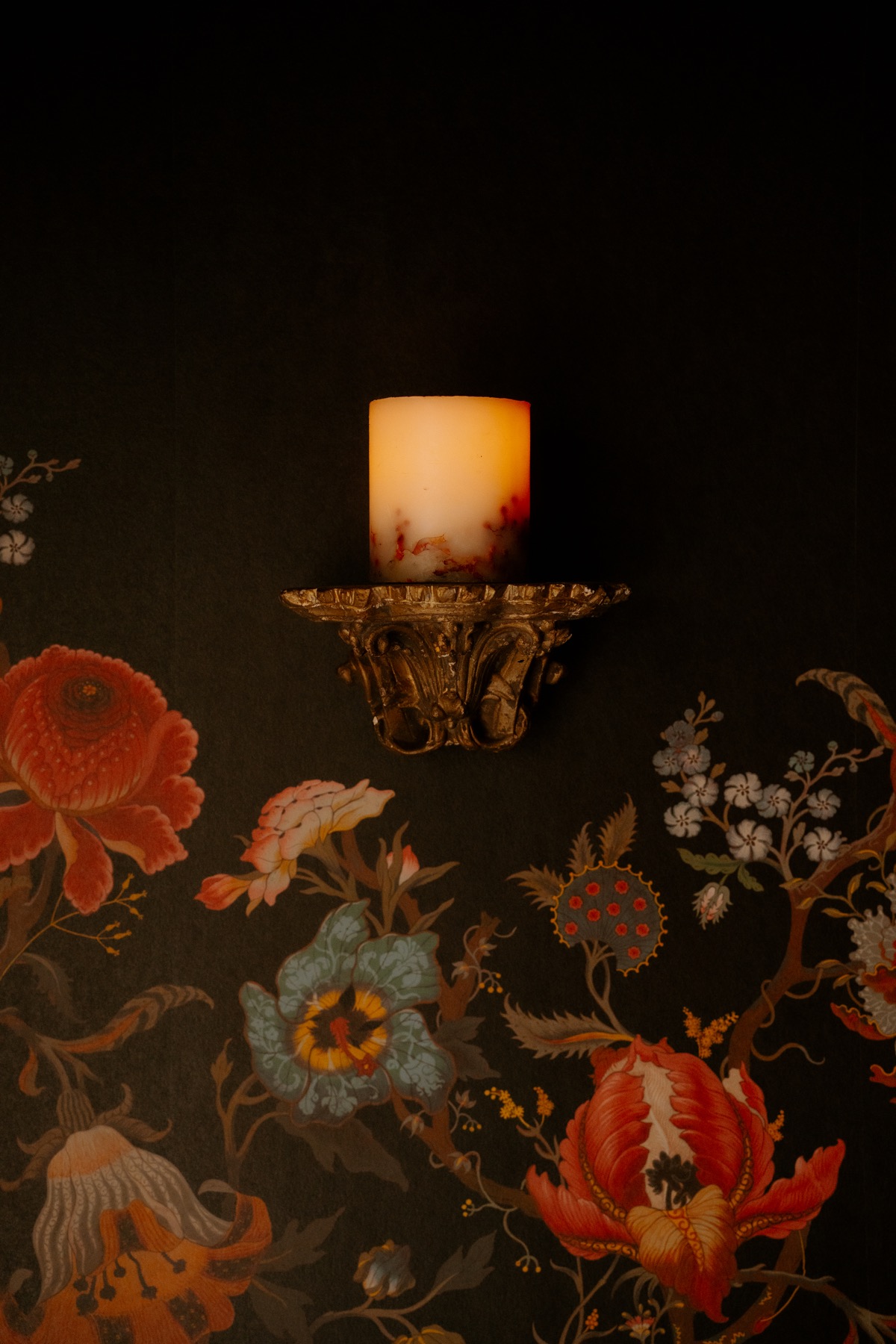 Dining room styling detail